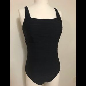 Lands’ End Flattering Tank Style Swimsuit 10 NWOT